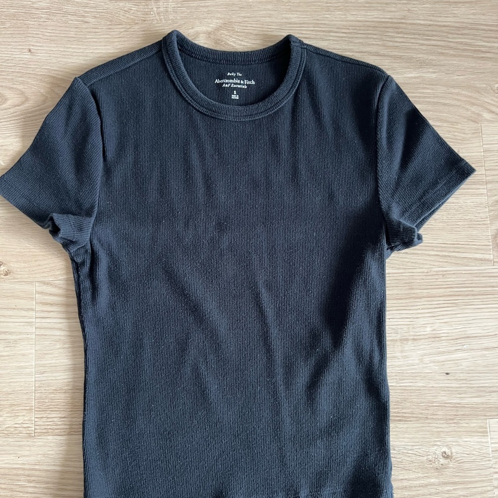Abercrombie & Fitch Black Short Sleeve Tee
